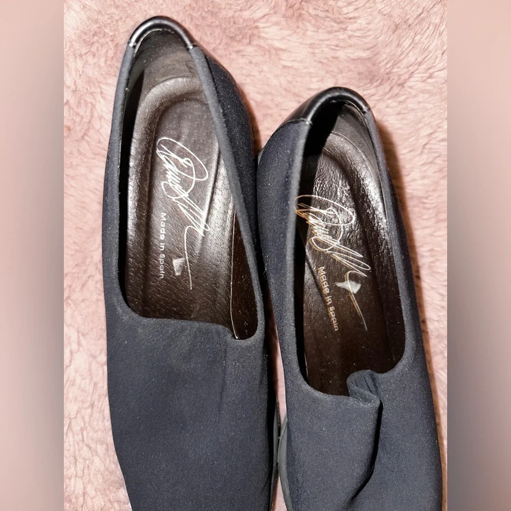 Donald J. Pliner AtLast Black slip on Wedge Shoe 8.5M office casual minimalist